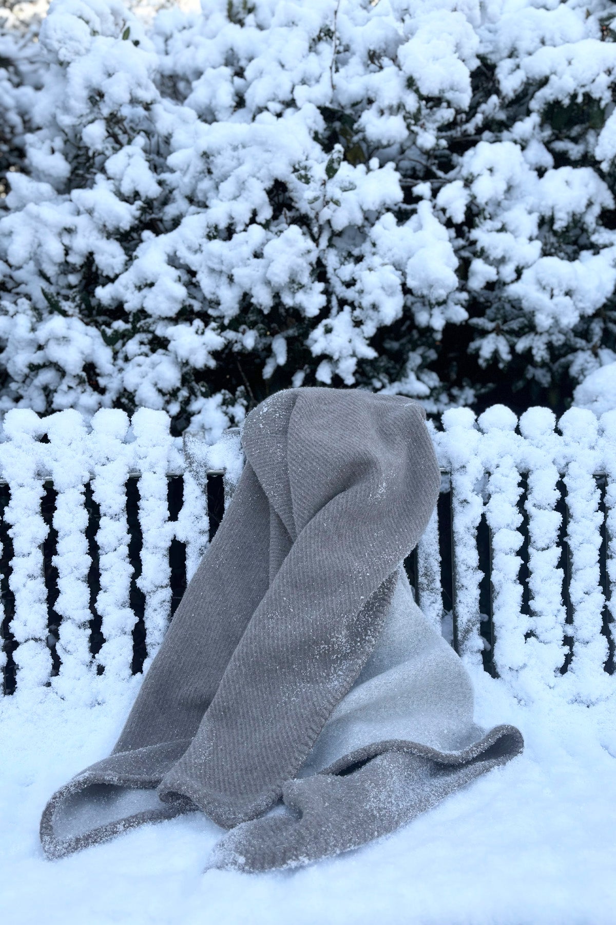 Serene Wollplaid aus 100 % recycelter, natürlicher Wolle